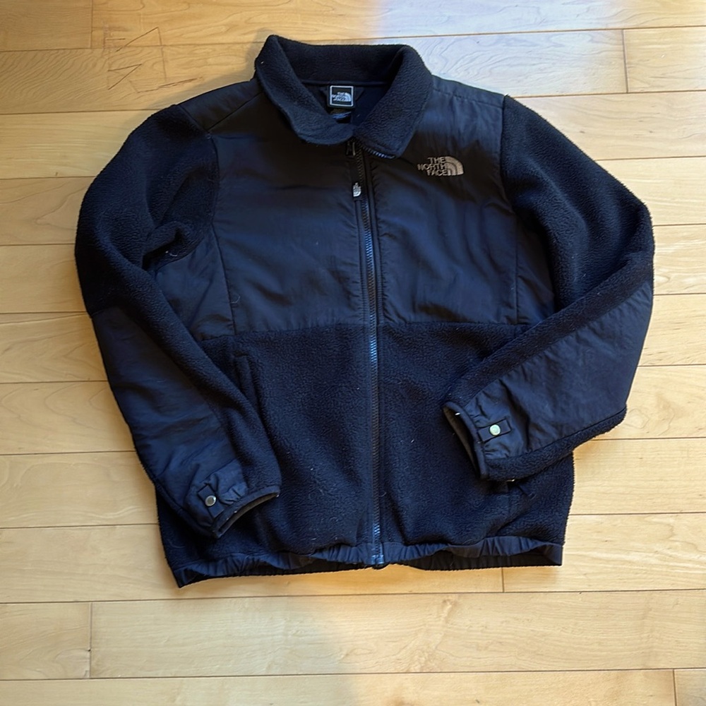 Girls large (14/16) The North Face fleece jacket.